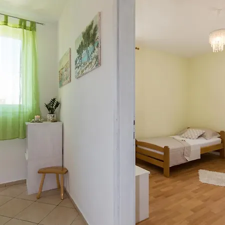 Holiday With Sea View For Five People Obrovac