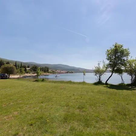 Feriehus Holiday With Sea View For Five People Obrovac