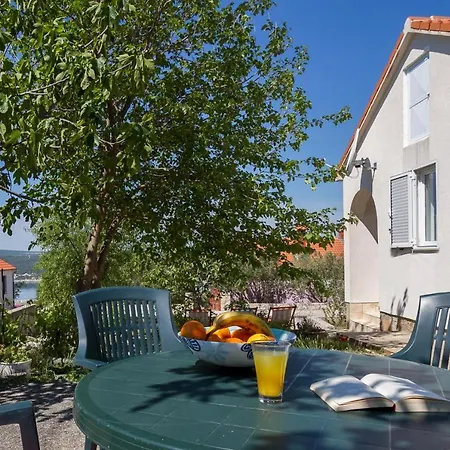 Holiday With Sea View For Five People Obrovac