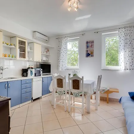 Holiday With Sea View For Five People * Obrovac