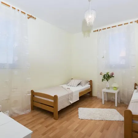 Holiday With Sea View For Five People * Obrovac