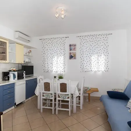 Holiday With Sea View For Five People Feriehus