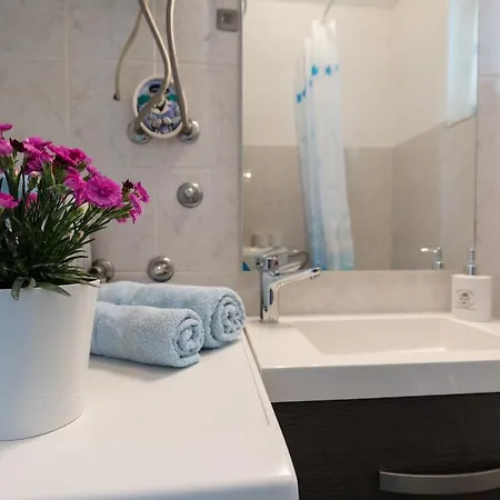 Holiday With Sea View For Five People Feriehus